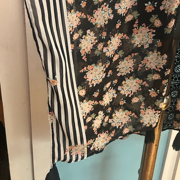 NWOT Time and Tru One size fits most floral striped kimono - Picture 8 of 11